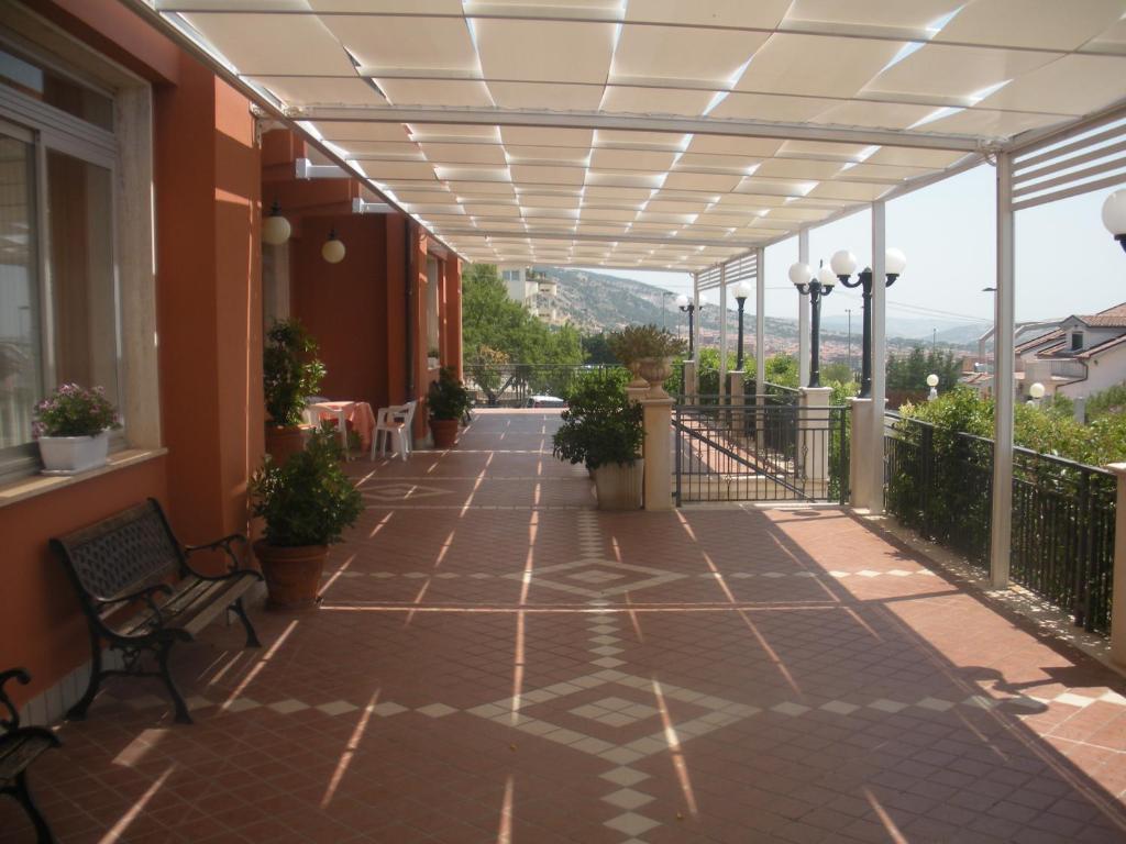 Hotel La Perla Del Gargano Сан-Джованні-Ротондо Екстер'єр фото